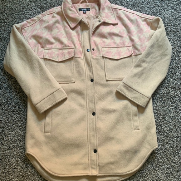 Missguided + Two-Tone Utility Jacket Shacket - Picture 2 of 6